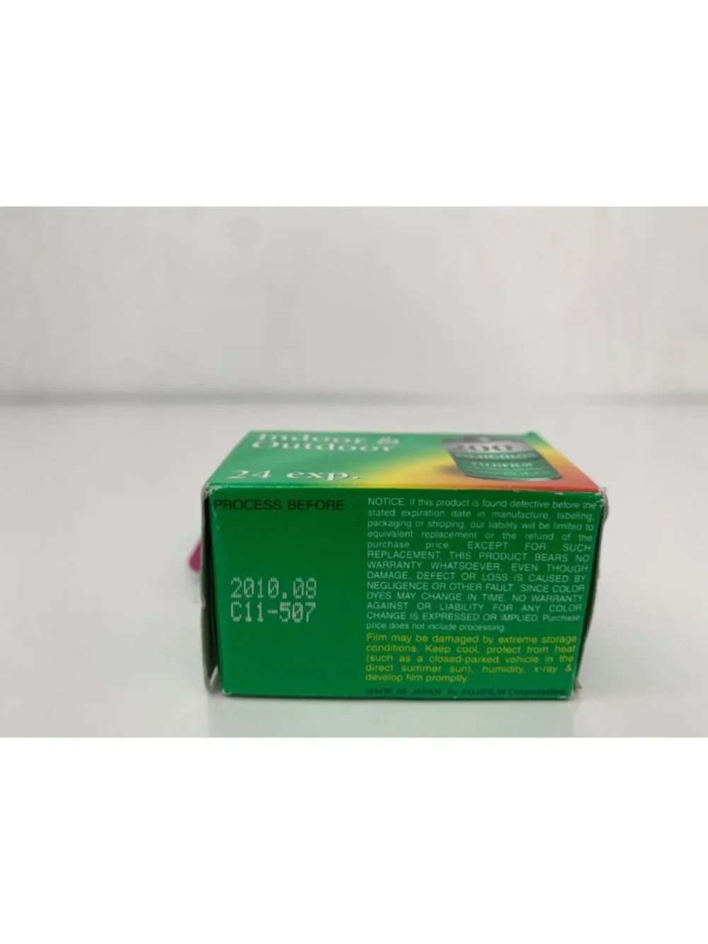 FujiFilm Single Roll 200 Speed 24 Exposure Roll 35mm Film for Color EXPIRED 08/2